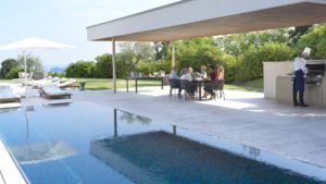 Eden Reserve. Hotels & Villas, BBQ in Villa segara Kommunikation Tourismus PR Agentur München