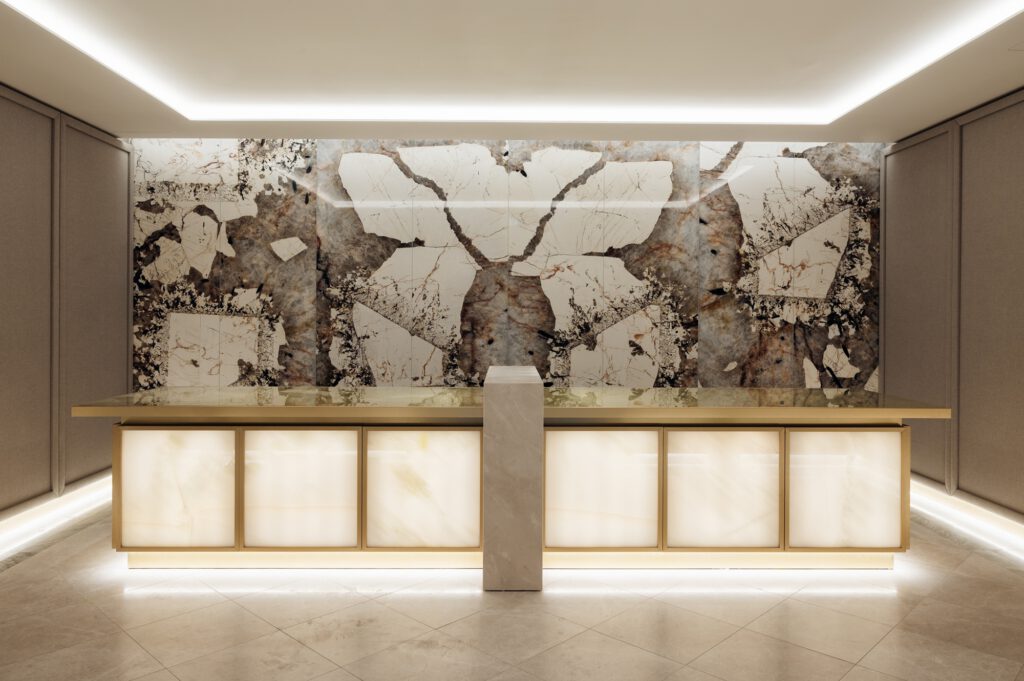 4_Almanac_Palais_Vienna_lobby