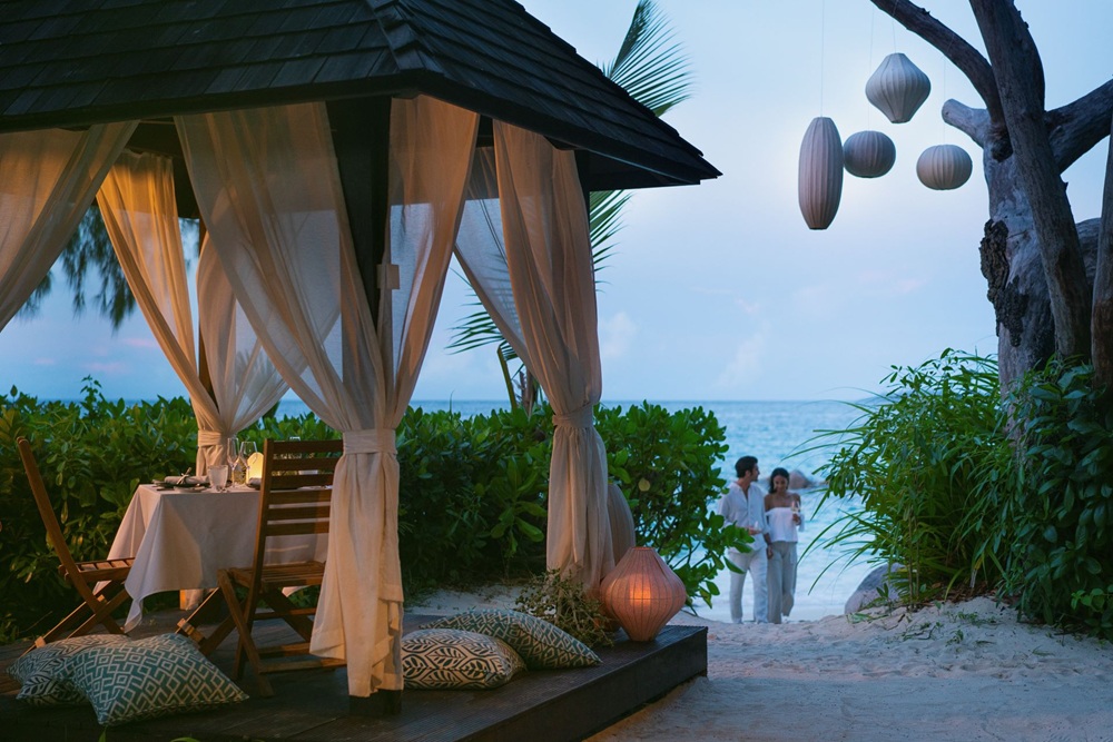 12_Raffles_Seychelles_Sunset_Cabana_Private_Dining