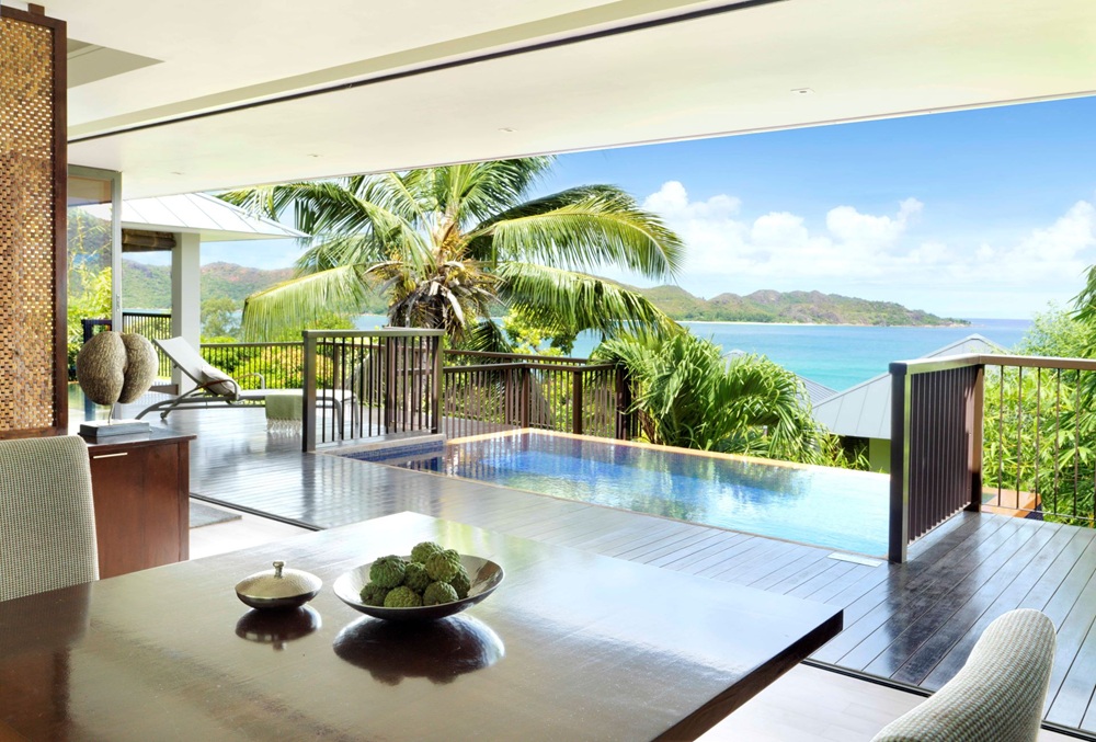 5_Raffles_Seychelles_One_Bedroom_Oceanview_Villa_Dining