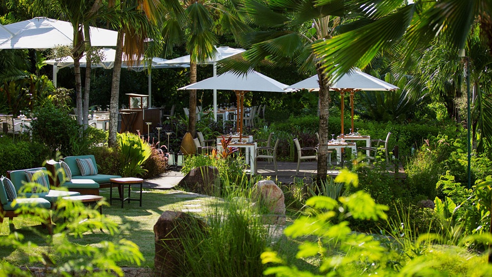 6_Raffles_Seychelles_Terrace_Tropical_Nature