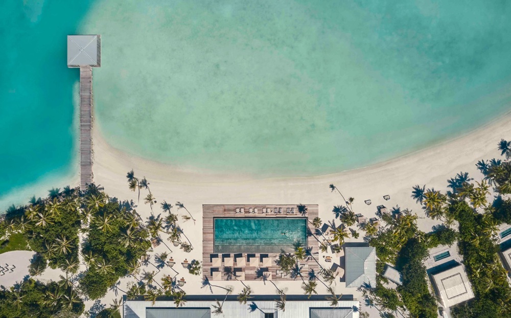 Patina_Maldives_Main_Pool_Veli_Bar_Aerial