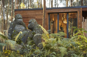 One&Only_Gorilla's_Nest_Exterior_Statue_Spa