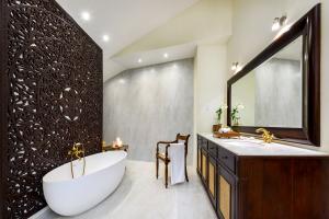 Ulagalla by Uga Escapes Villa Bathroom 